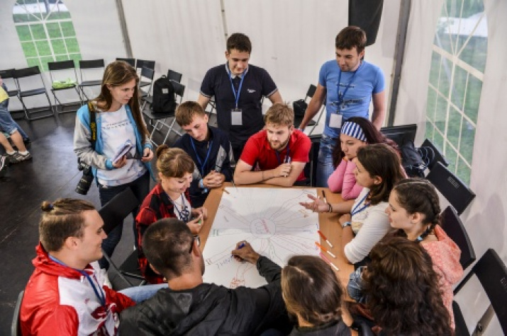 The participants of the Fourth Summer School of the Russian Geographical Society. Photo by Nikolay Razuvayev