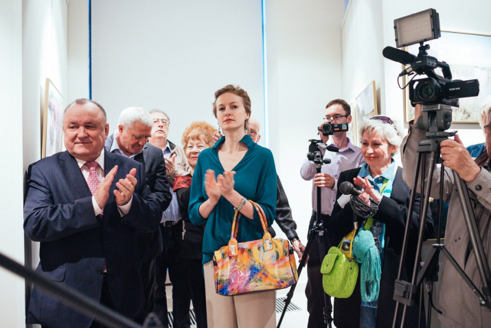 Гости и участники открытия фотовыставки. Фото: Галерея искусств "На Пушкинской"