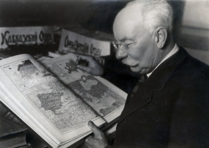 J. Shokalsky at the State Geographical Congress in 1933. The photo is from the scientific archive of the Russian Geographical Society