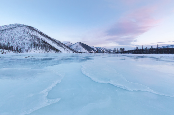 Покрытая льдом река Сахара, Якутия. Фото: Павел Глушков