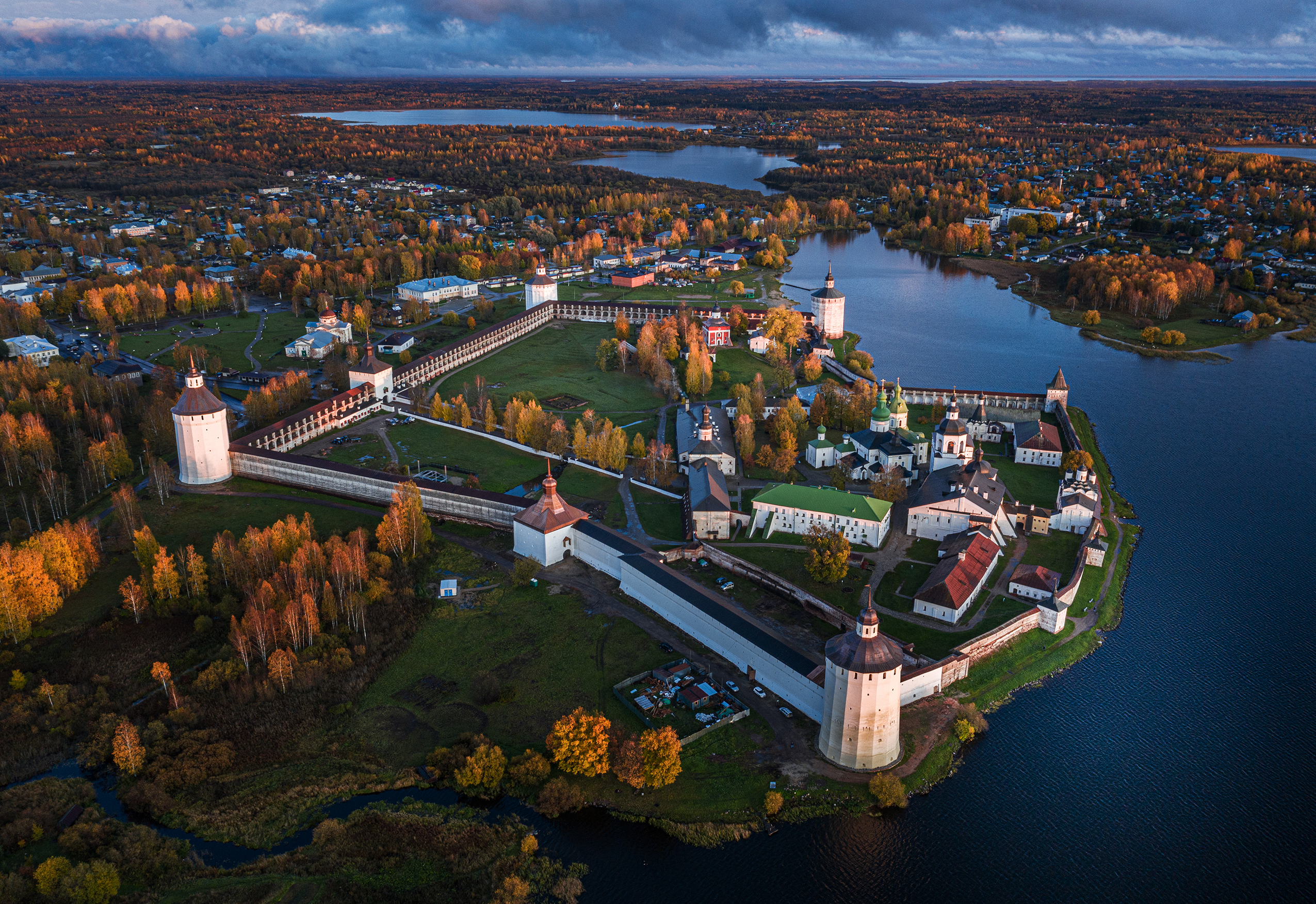 Белозерский монастырь святые