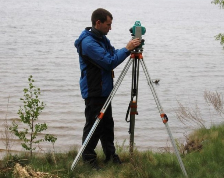 Съемка надводной части берега электронным тахеометром Съемка надводной части берега электронным тахеометром