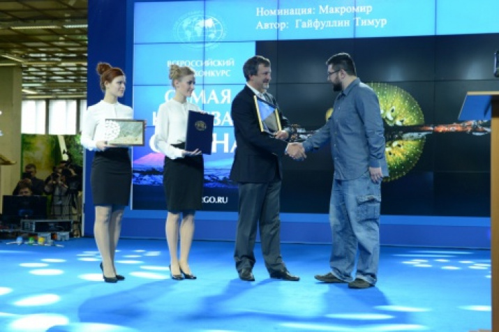 Timur Gaifullin is being awarded by Sergey Gorshkov