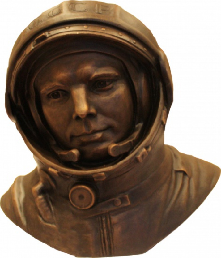 A bronze bust of Yuri Gagarin is established in Washington, DC. The photo is provided by  «The Dialogue of Cultures – is the United World» foundation 