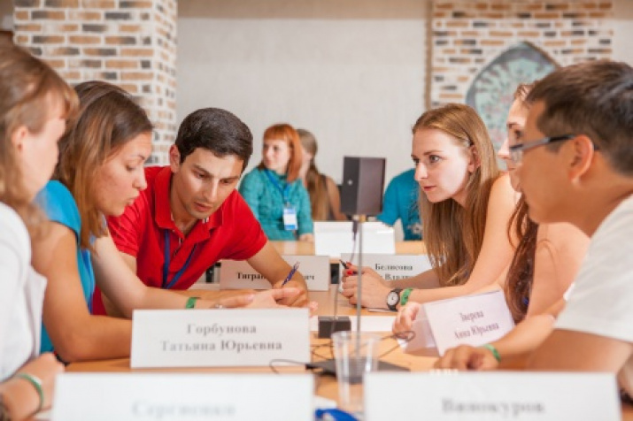 Discussions are staying the main format of the Summer School of the Russian Geographical Society. Photo by: Ilya Melnikov