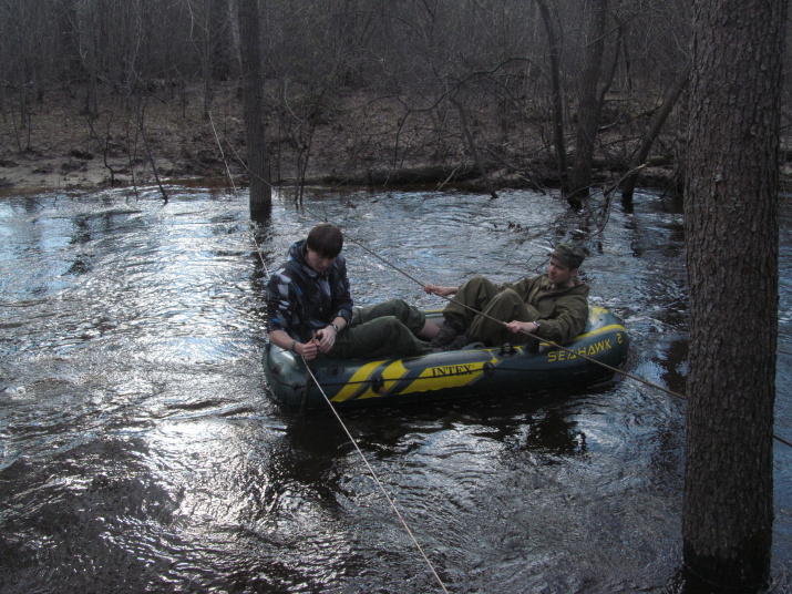 Проведение батиметрической съемки. Фото: Асташин А.Е. Проведение батиметрической съемки. Фото: Асташин А.Е.