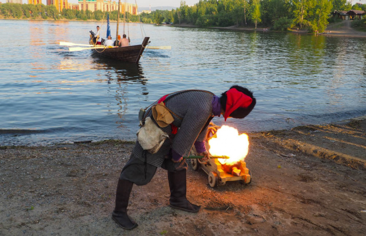 \"Такмак\" успешно спустили на воду. Фото: Анна Кравченко