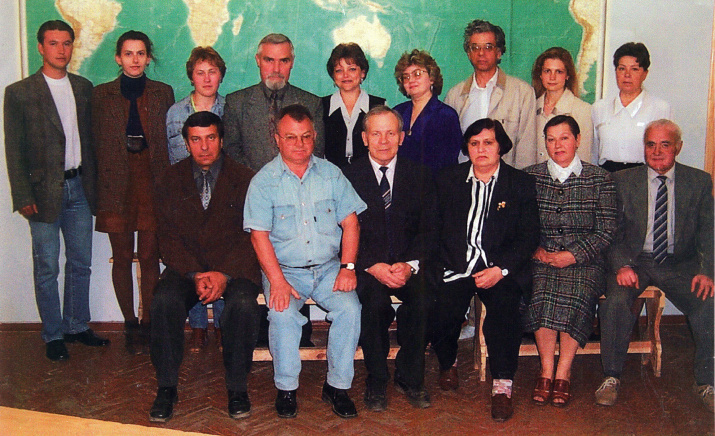 В.М. Литвин (нижний ряд, в центре). Фото: предоставлено Калининградским отделением РГО