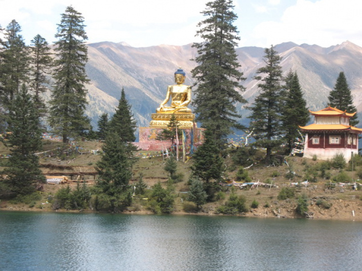 Святые места Тибета - объекты экспедиции И. Похвалина (Фото И. Похвалина)