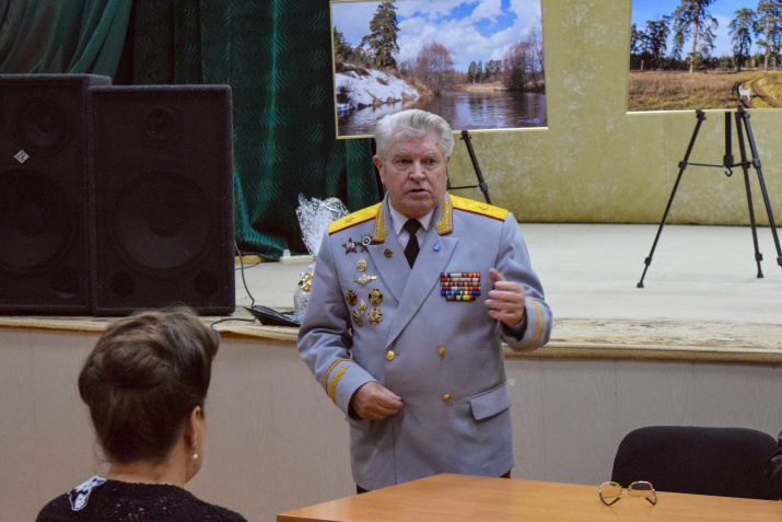 Гость праздника – генерал-майор Владимир Родионович Валяник