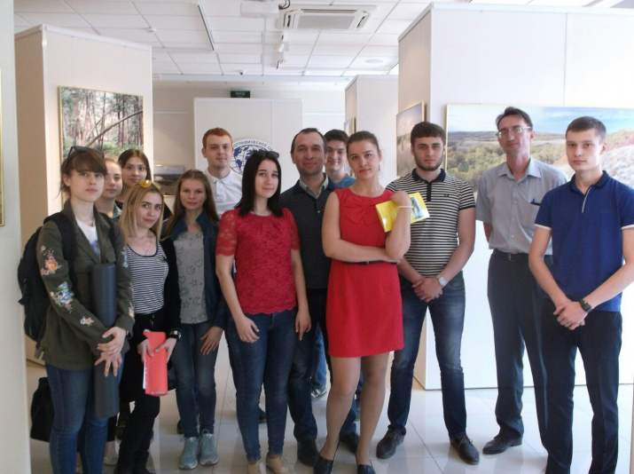 Студенты ОГУ в Галерее «На Пушкинской»
