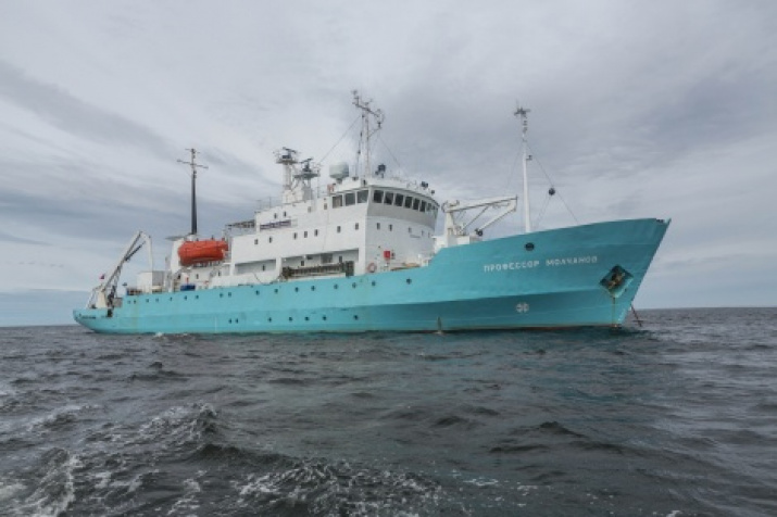«Professor Molchanov» research vessel.  Photo by Nikolay Gernet