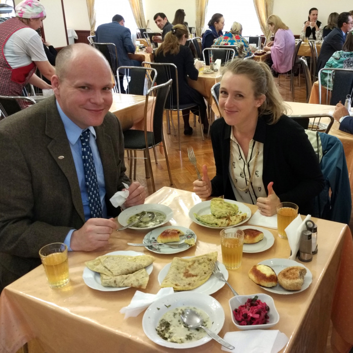 Наш обед в Доме Правительства РД ("Белый дом"); еда в кафетерии советского стиля была вкусной! Фото Эльдара Эльдарова