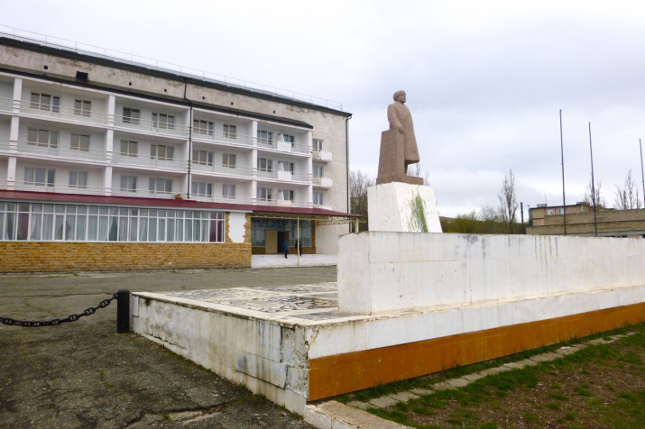Статуя Ленина в Дубки. Фото: Макензи Холланд