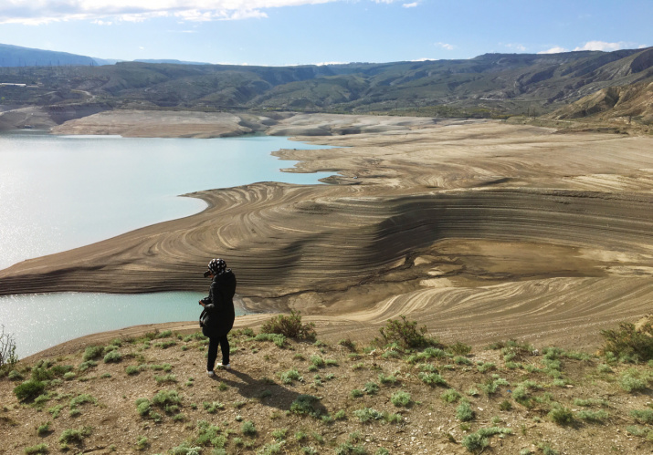 Во время нашего визита уровень воды в водохранилище был очень низким. Фото: Макензи Холланд