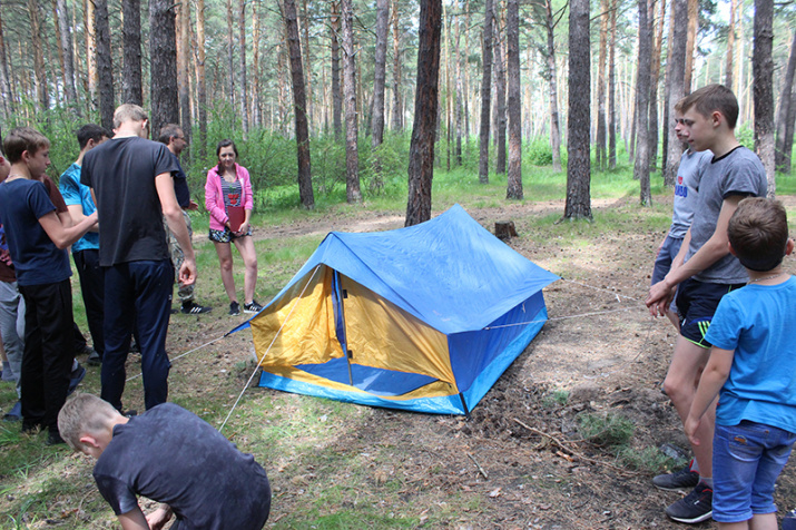 Отработка конкурса по установке палатки