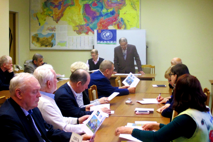 Докладывает П.П. Юхтанов