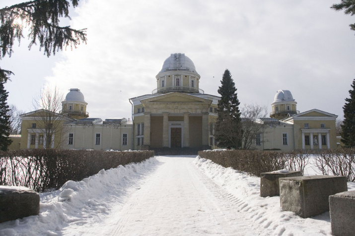 Главное здание Пулковской обсерватории. Фото с сайта wikipedia.org