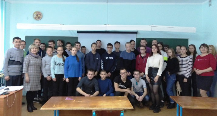 Участники диктанта на площадке Куженерской школы № 2. Фото Анжелика Борисова