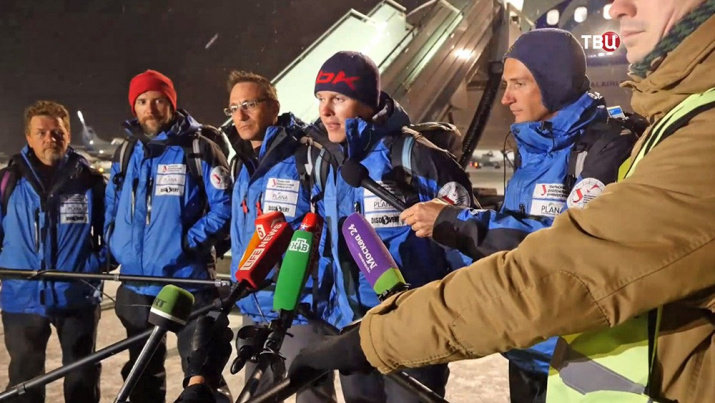 Метеоритная экспедиция уральцев. Фото предоставлено Русланом Калунином