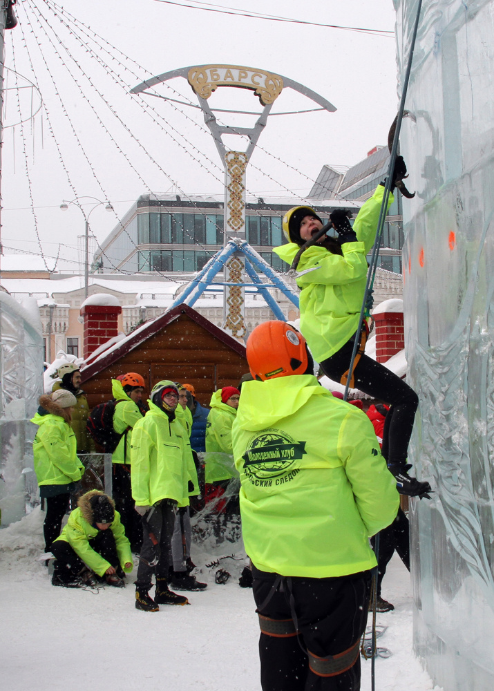 Тренировка по ледолазанию. Фото: Вадим Осипов