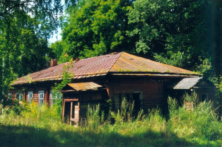 Здание бывшей земской Каменской больницы.