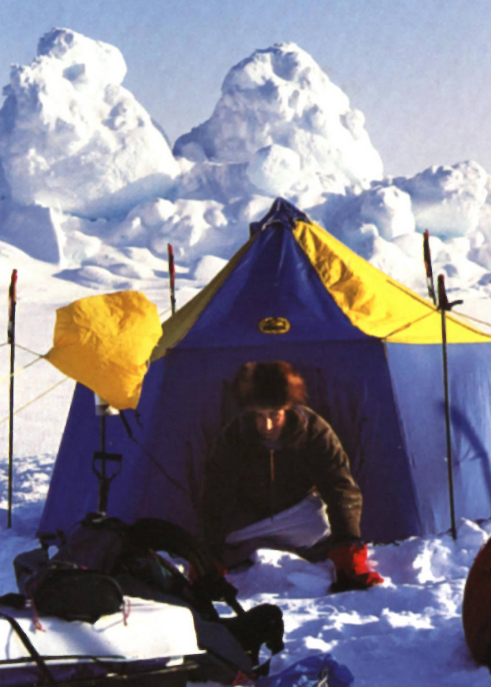 Палатка экспедиции "Малахов-Вебер"