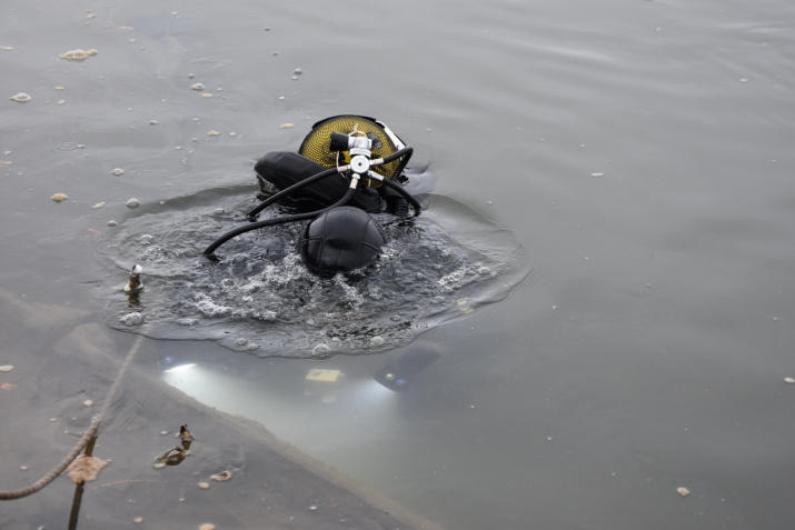 Обследование борта судна. Фото О.А.Золотарева Обследование борта судна. Фото О.А.Золотарева