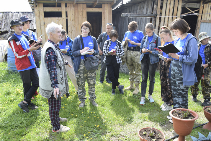 В гостях у Л.М. Рассоловой. Фото Е. Платоновой