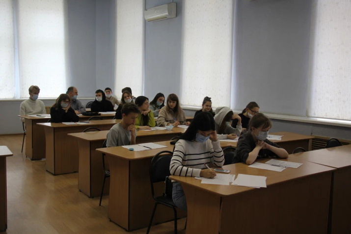 Участники диктанта