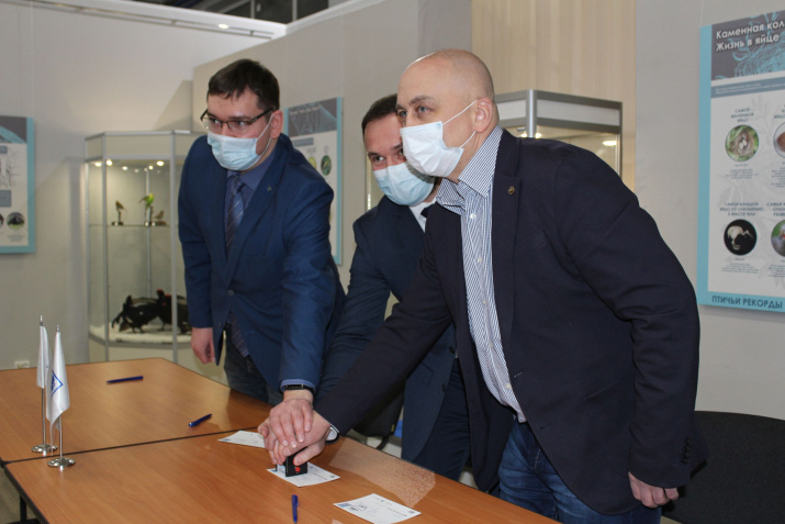 Postcard cancellation. Photo provided by the Murmansk Regional Museum of Local Lore