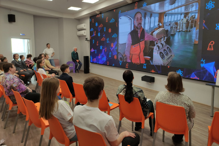 Автор: Максим Червяков, Телемост с ледоколом "Ленин" Автор: Максим Червяков, Телемост с ледоколом "Ленин"