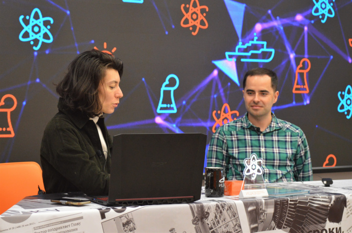 Автор: Егор Кагин, Public Talk на радио "Серебряный дождь" Автор: Егор Кагин, Public Talk на радио "Серебряный дождь"