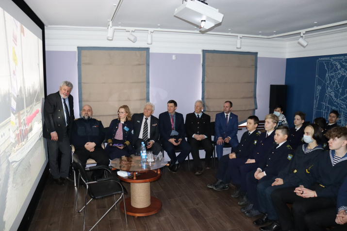 Фото научного сотрудника Музея полярников им. В.И. Альбанова Янины Свице