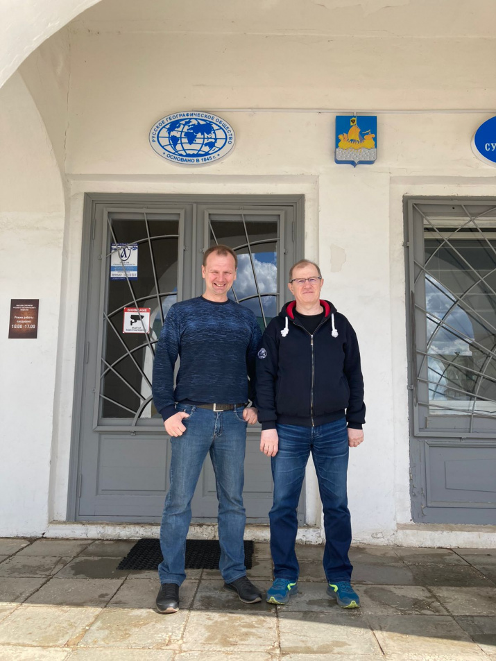 Председатель Костромского отделения РГО Рябинцев Р. и адмирал Осипов О. Фото пресс-службы Костромского отделения РГО