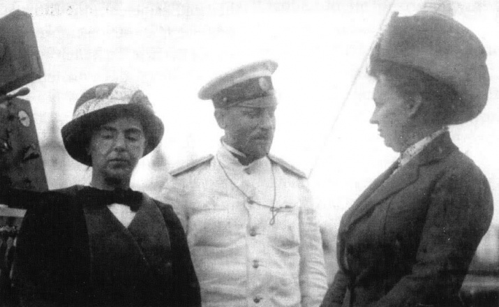 Георгий Седов с женой Верой на борту "Святого Фоки". Фото: wikipedia.org