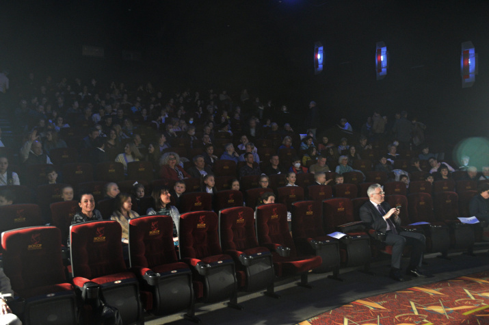 Зрители премьеры. Фото Виктора Шляхина Зрители премьеры