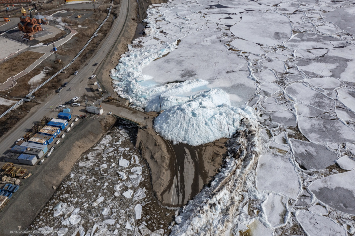 Ледоход в Дудинке. Фото члена РГО Дениса Гаськова