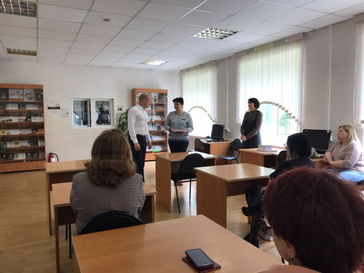 Поздравления принимает заведующая научной библиотекой Фомина Е.А.