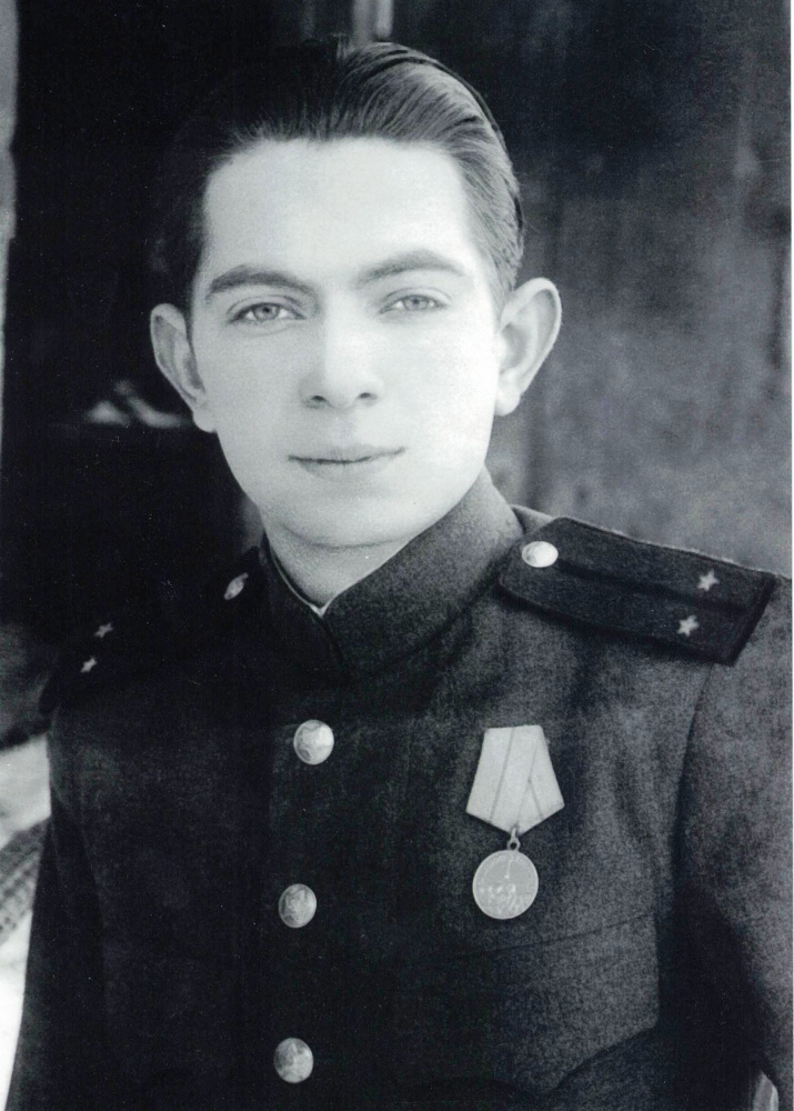 Младший лейтенент Вишневский, 1945 год