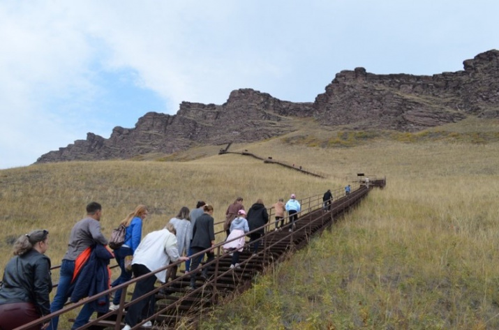Победители фестиваля "Мой снежный барс" на участке "Оглахты" заповедника "Хакасский". Фото Елены Скоробогатовой
