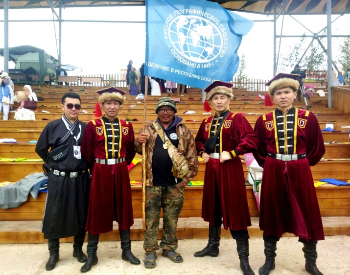 С гостями из Калмыкии. Фото экспедиции