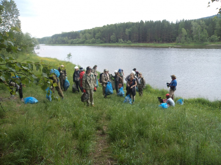 Экологическая акция. Фото предоставлено Молодёжным клубом РГО (г. Красноярск)