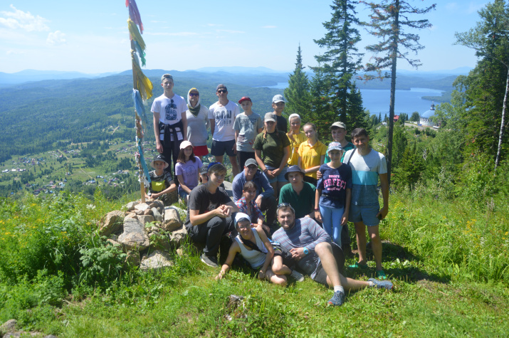 На пешем маршруте. Фото парка флоры и фауны "Роев Ручей"