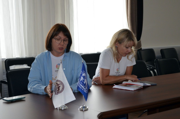 Обсуждение вопросов о сотрудничестве. Фото Елены Скоробогатовой