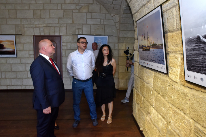 Фотоэкспозиция «Аристократы морей - посвящение Петру I”, фото Ю. Югансон