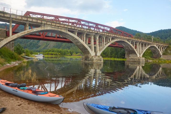 Мост через реку Половинная. Фото: Айса Тупицына