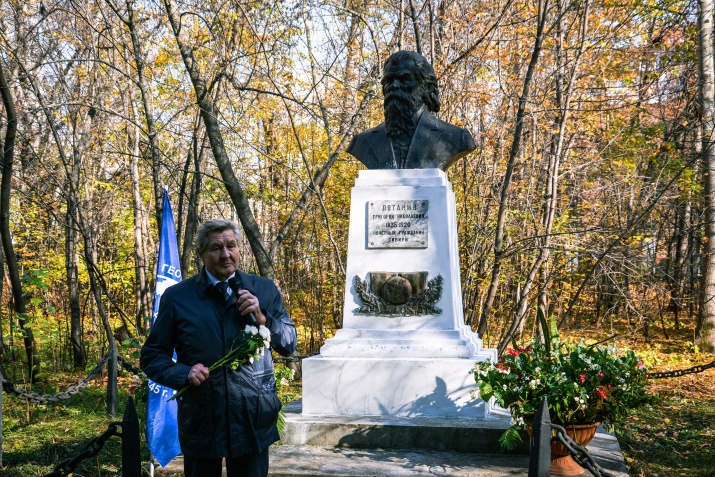 Геннадий Татьянин на акции памяти. Фото: Диана Барашкова