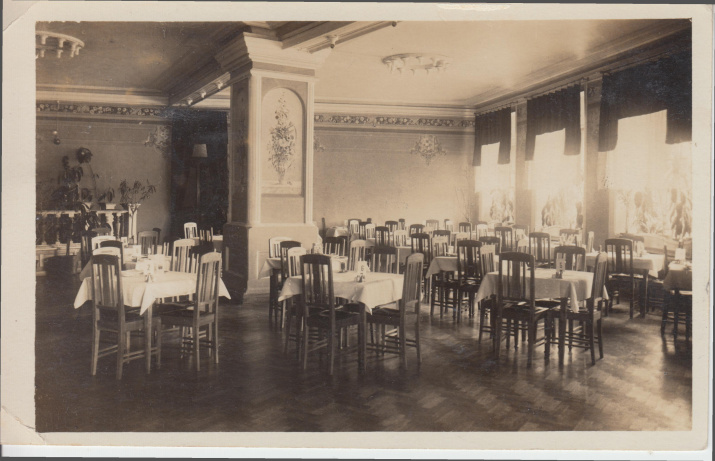 Ресторан Гранд-отеля в Харбине, где остановился В.К. Арсеньев. Почтовая открытка. Начало ХХ в. Частная коллекция.