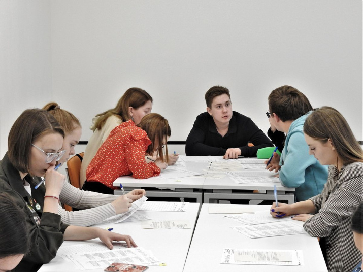 Участники этнографического диктанта. Фото: Наталья Суворова